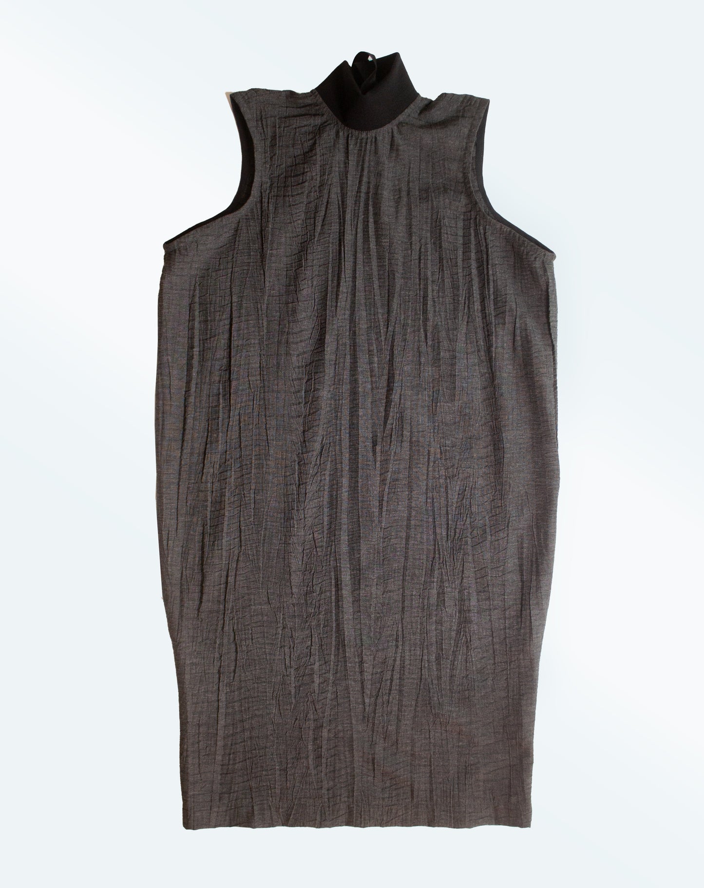 ROBE EN LAINE A COL MONTANT